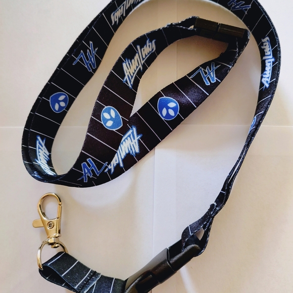 Black and Blue Lanyard with Clip | Alien Labs Logo Lanyard | Cannabis Streetwear - Picture 2 of 4